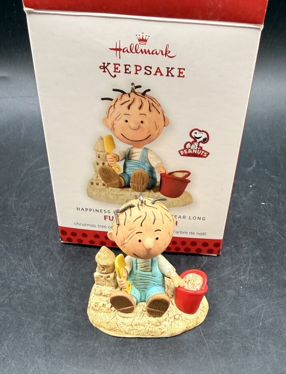 Hallmark FUN AT THE BEACH 1st in Happiness is Peanuts All Year Long PIGPEN 48D